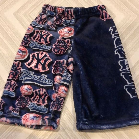 Penelope Wildberry Other - Penelope Wildberry Boys NY Yankees Pajama Shorts